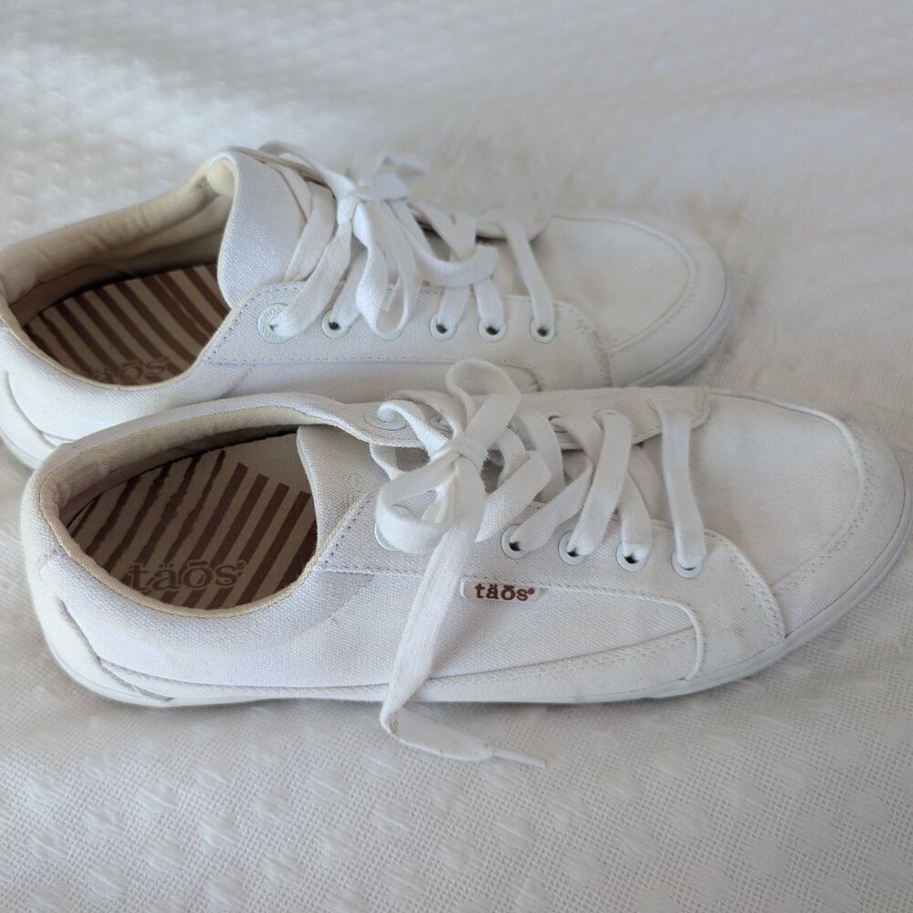 Taos White Canvas Sneakers Size 11